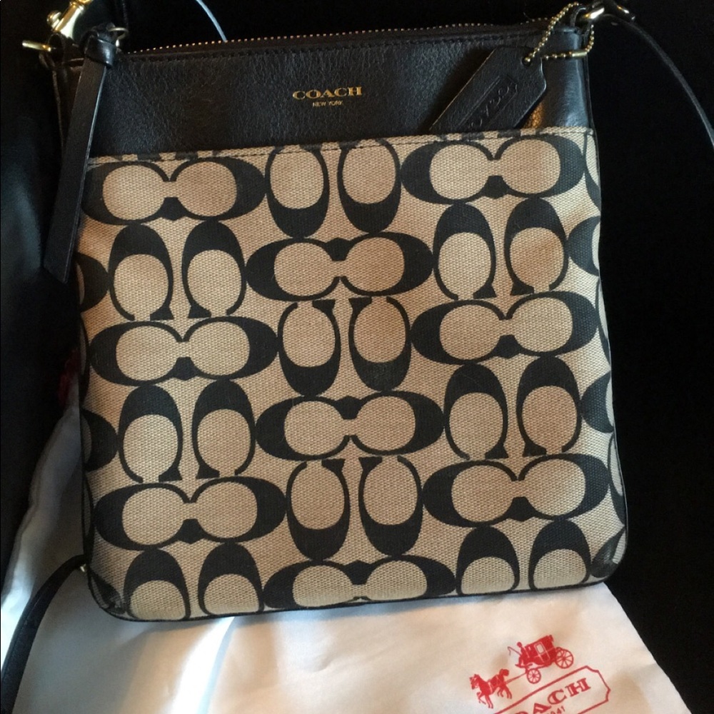 AUTHENTIC Coach New York crossbody bag